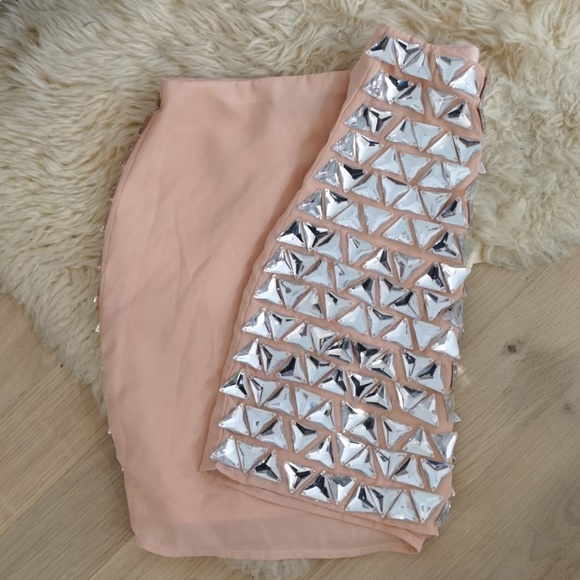 Skirts - Picture 3 of 6